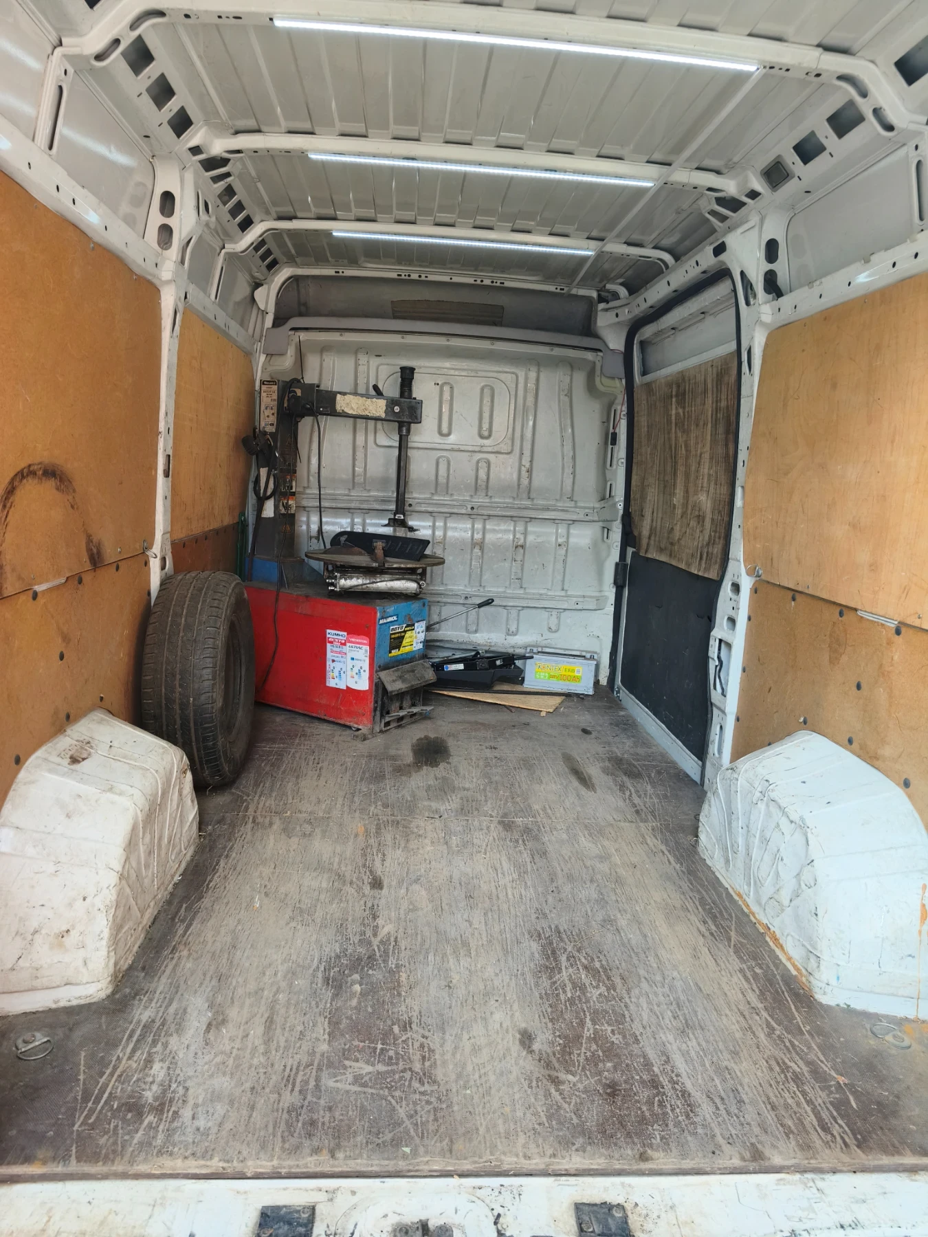 Peugeot Boxer Мобилен вулканиза+ 2 бр.машини за монтаж и демонта, снимка 4 - Бусове и автобуси - 56329255