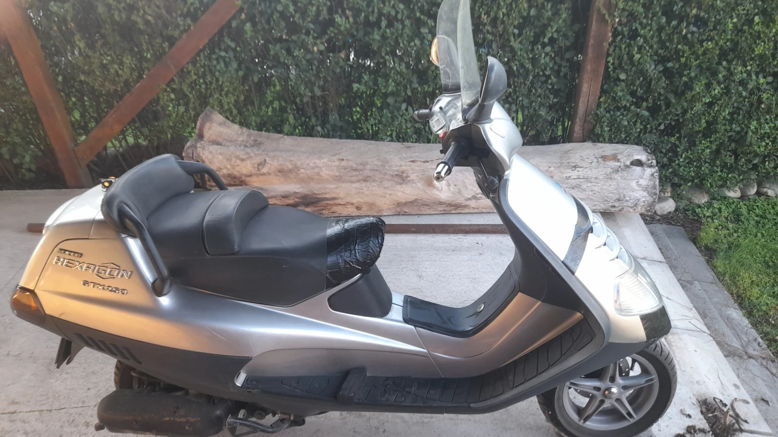 Piaggio Hexagon, снимка 2 - Мотоциклети и мототехника - 55746872