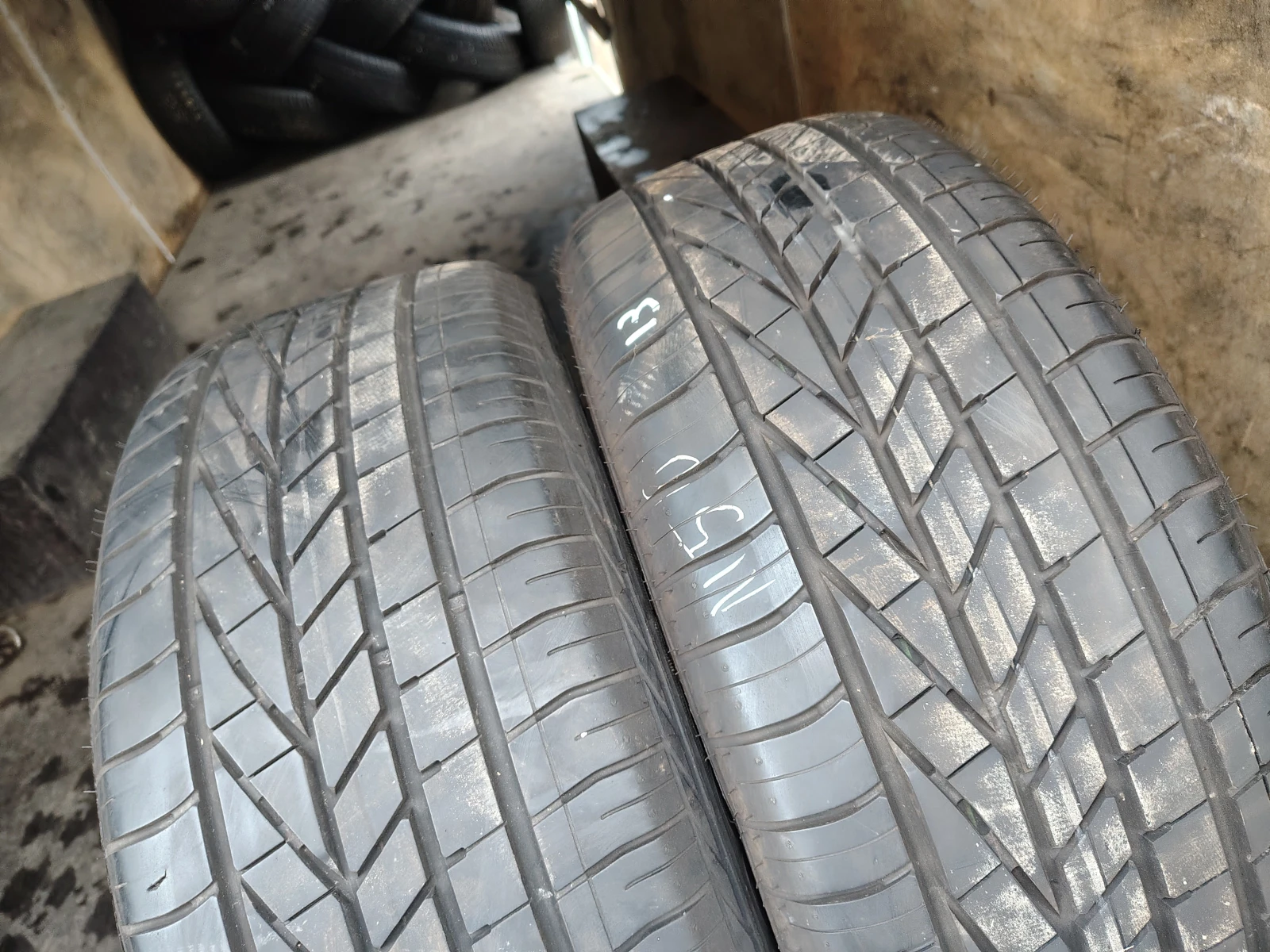 Гуми Летни 255/45R20, снимка 2 - Гуми и джанти - 54091455