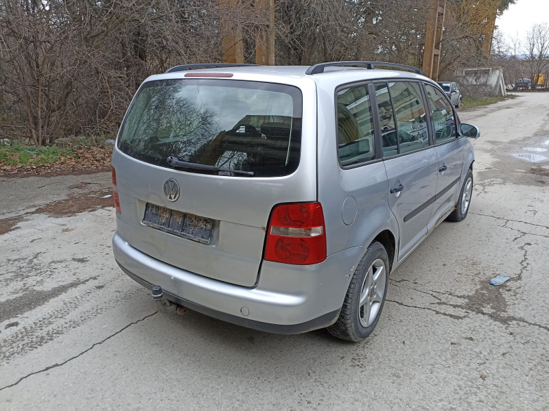 VW Touran 1.9, 2.0ТДИ 1,6FSI, снимка 17 - Автомобили и джипове - 32216787