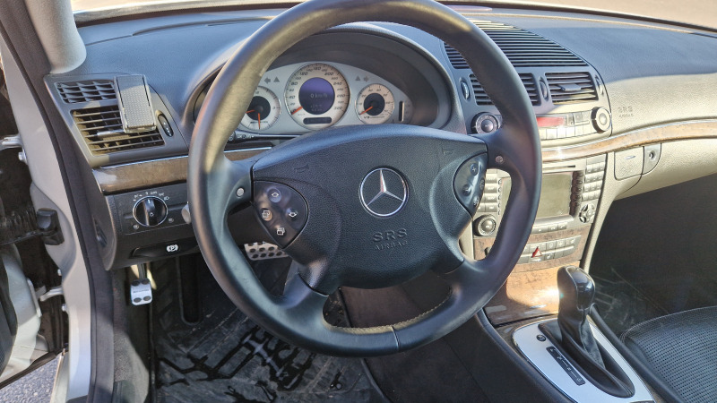 Mercedes-Benz E 55 AMG, снимка 12 - Автомобили и джипове - 44966767