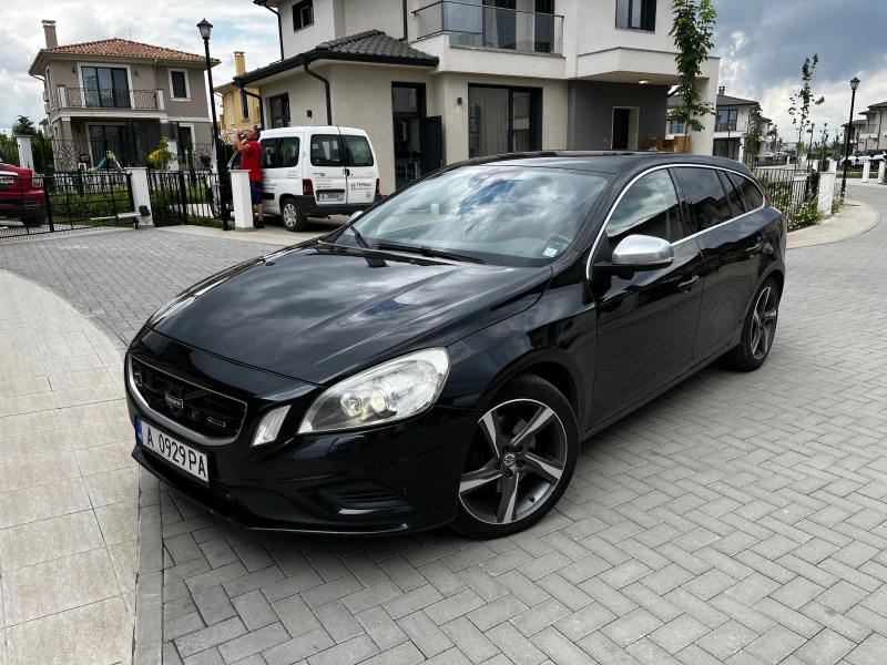 Volvo V60 R design D5, снимка 15 - Автомобили и джипове - 46918309