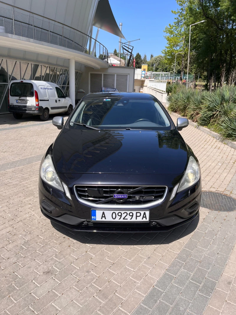 Volvo V60 R design D5, снимка 4 - Автомобили и джипове - 46918309