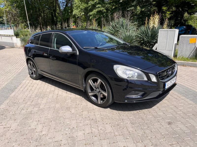 Volvo V60 R design D5, снимка 2 - Автомобили и джипове - 47274873