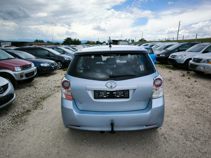 Toyota Verso 2.0TD, снимка 5 - Автомобили и джипове - 45961372