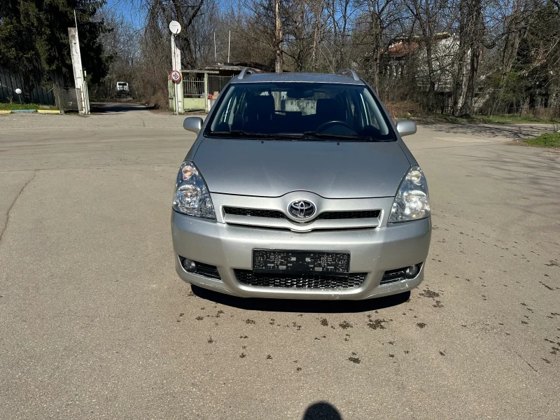 Toyota Corolla verso 1.8 vvt-i верига 7 места, снимка 8 - Автомобили и джипове - 49573748