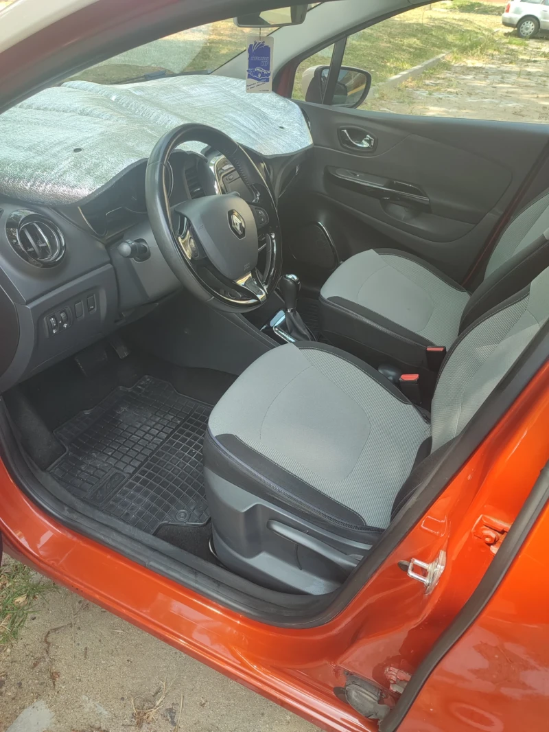 Renault Captur 1.2 tce, снимка 8 - Автомобили и джипове - 52368846