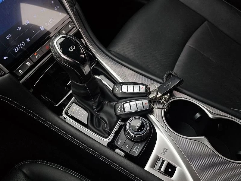 Infiniti Q50 3.0 БЕНЗИН* КОЖА* ПОДГРЕВ, снимка 9 - Автомобили и джипове - 55976028