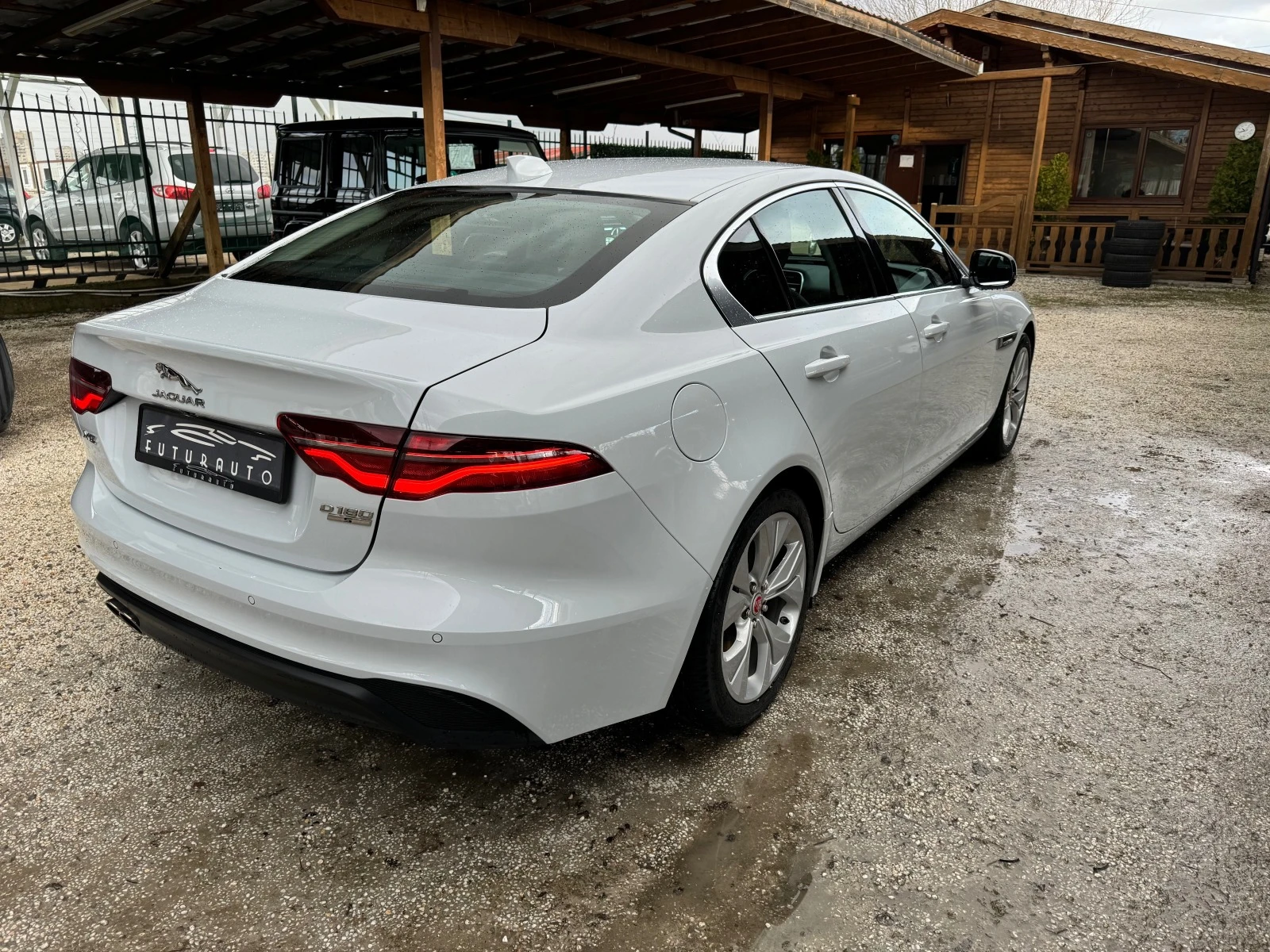 Jaguar XE 180D 46000km. - изображение 9