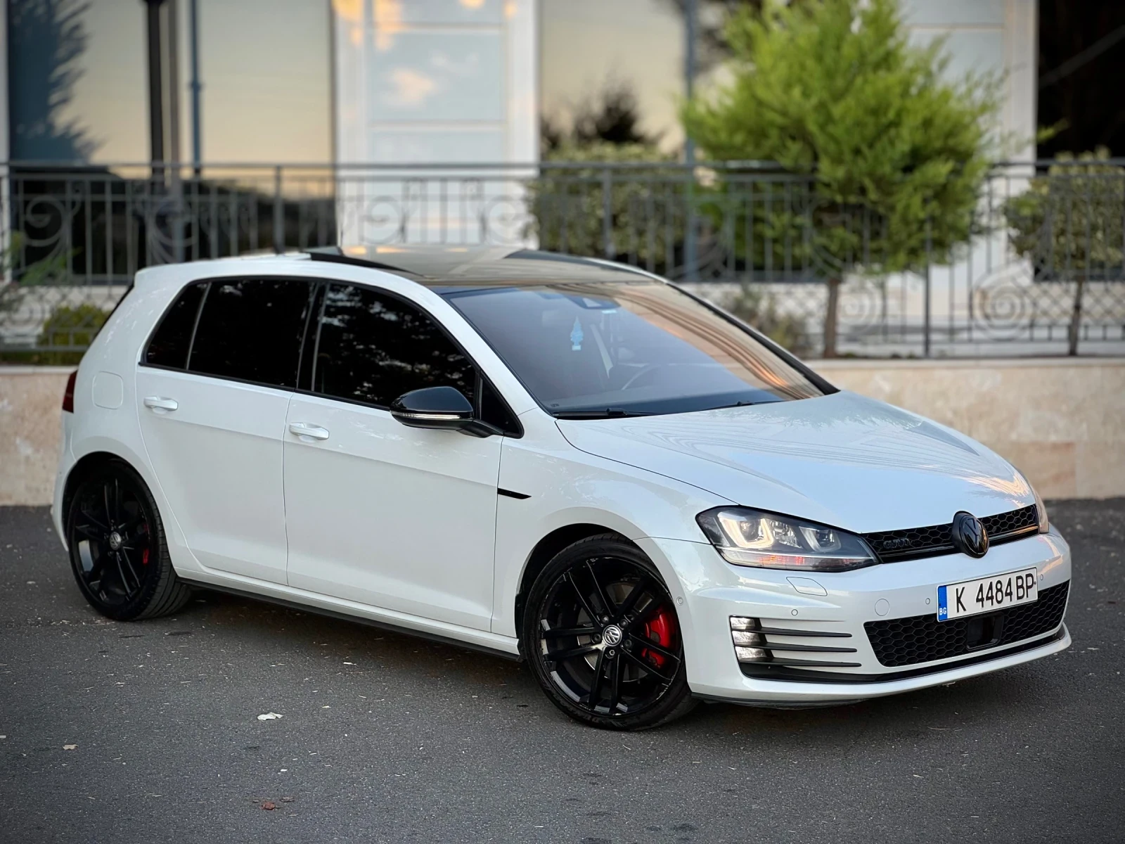 VW Golf GTD/2.0TDI/184HP/Distronic/LineAssist/Dynaudio/ - изображение 2