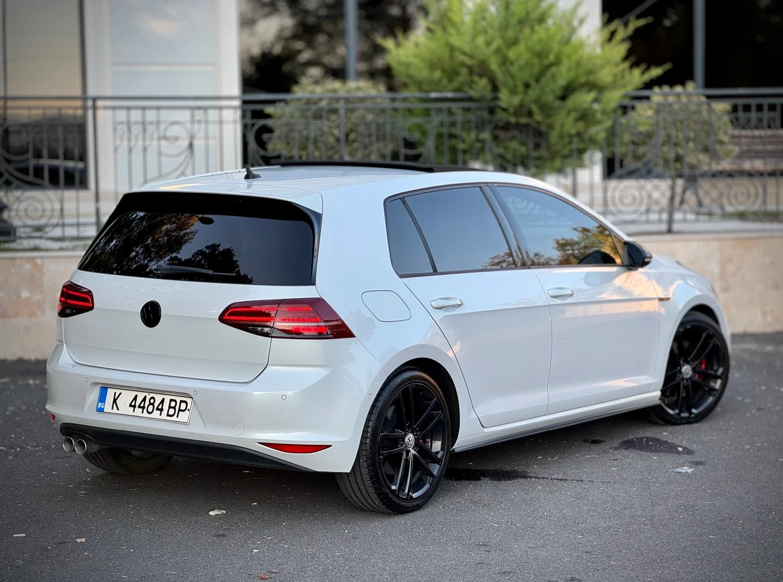 VW Golf GTD/2.0TDI/184HP/Distronic/LineAssist/Dynaudio/ - изображение 3