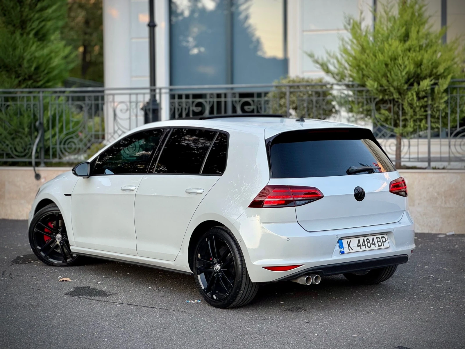 VW Golf GTD/2.0TDI/184HP/Distronic/LineAssist/Dynaudio/ - изображение 4