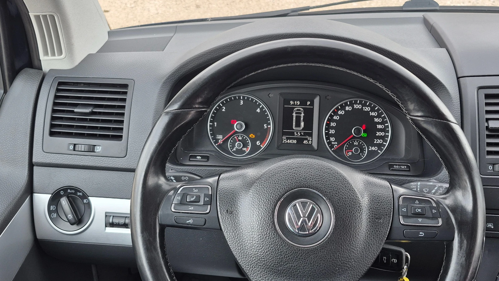 VW Multivan 2.0 TDI 4MOTION  AVTOMATIK Германия Отличен | Mobile.bg — изображение 15