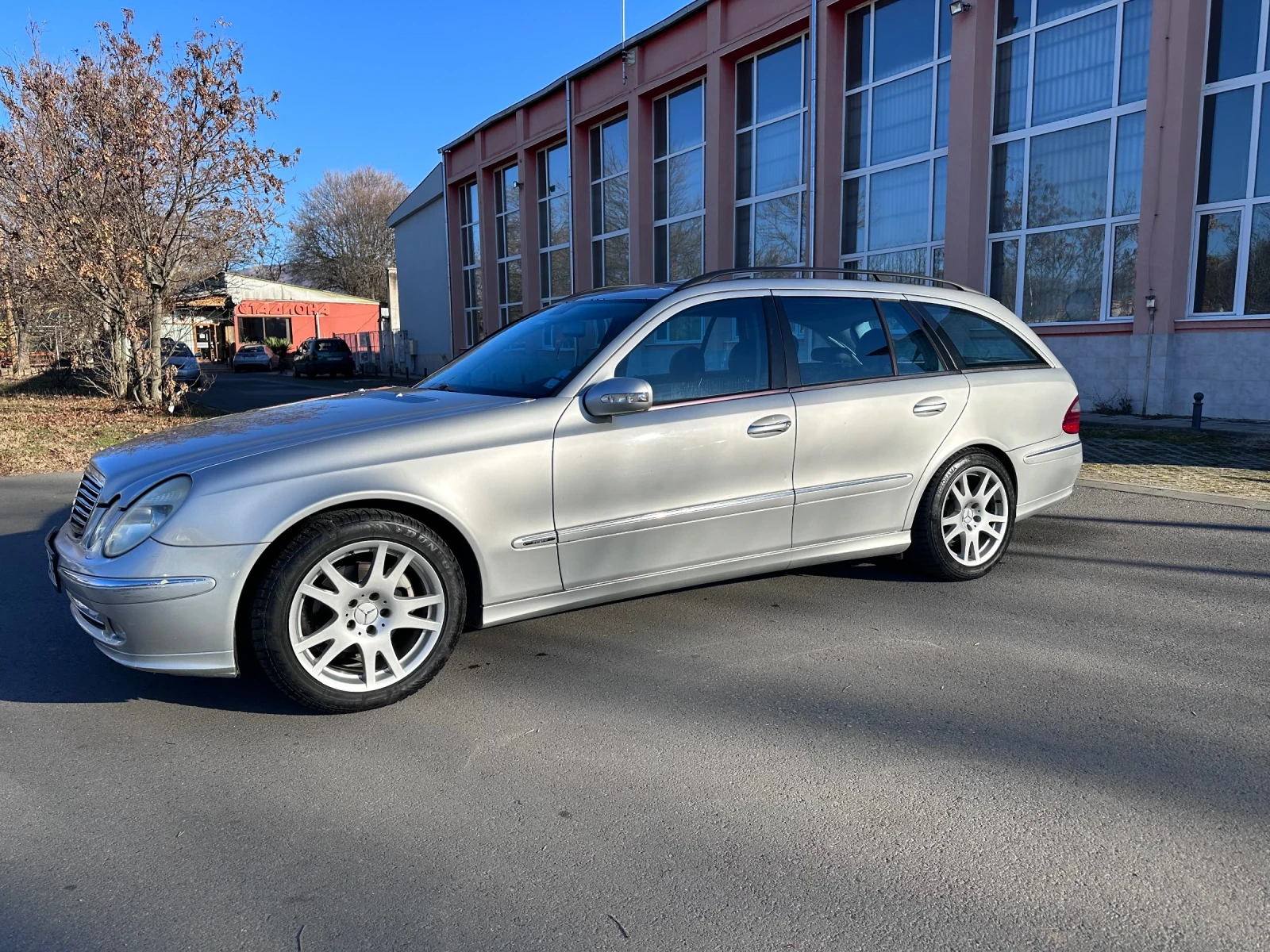 Mercedes-Benz E 270  - изображение 2