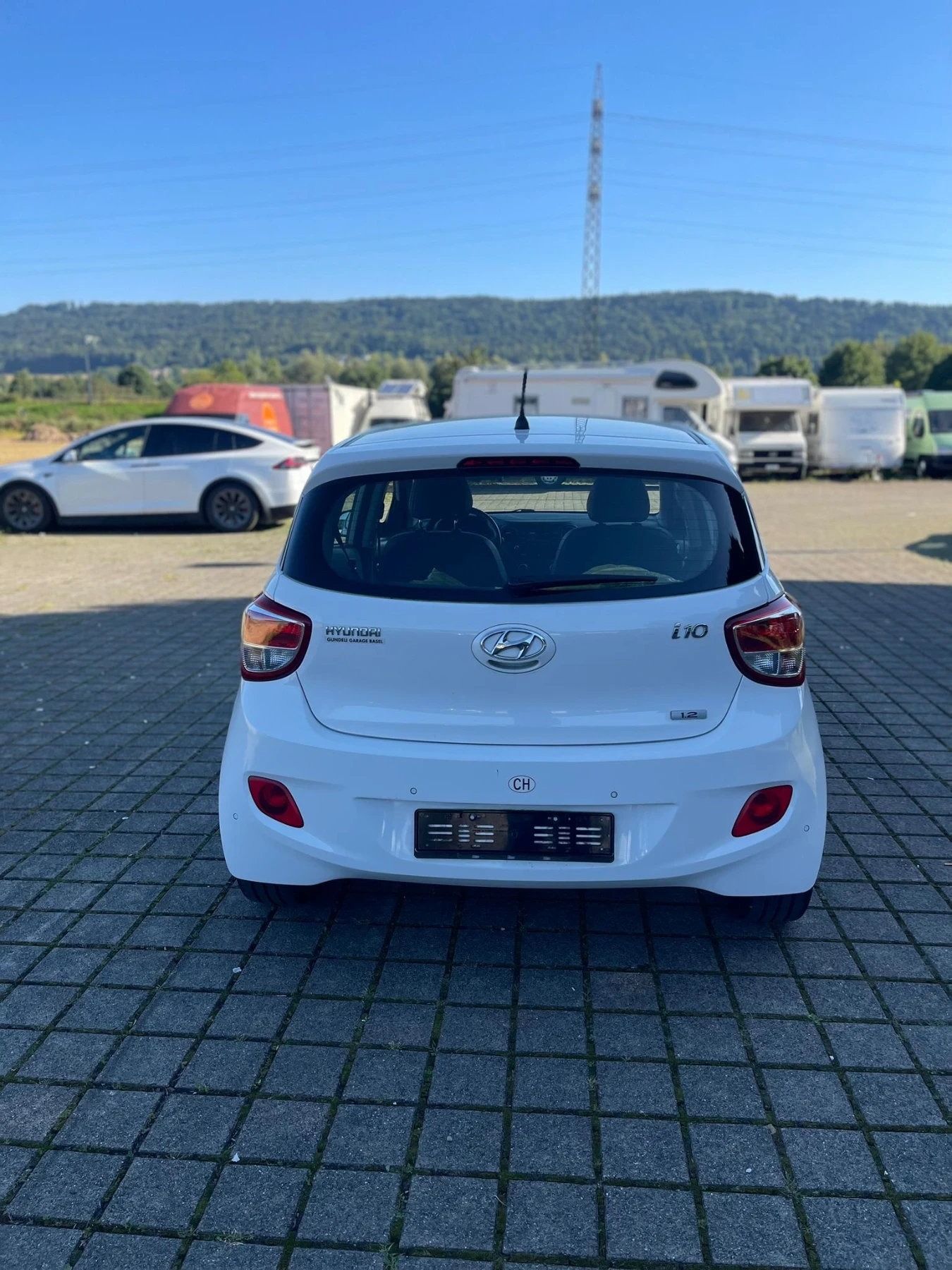 Hyundai I10 1.2i Vertex Швейцария - изображение 6