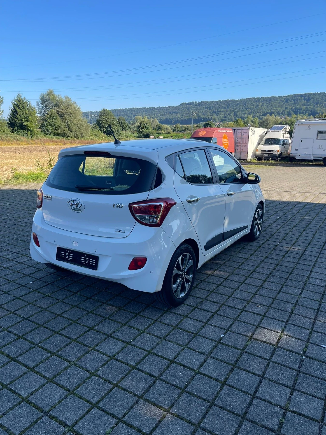 Hyundai I10 1.2i Vertex Швейцария - изображение 5