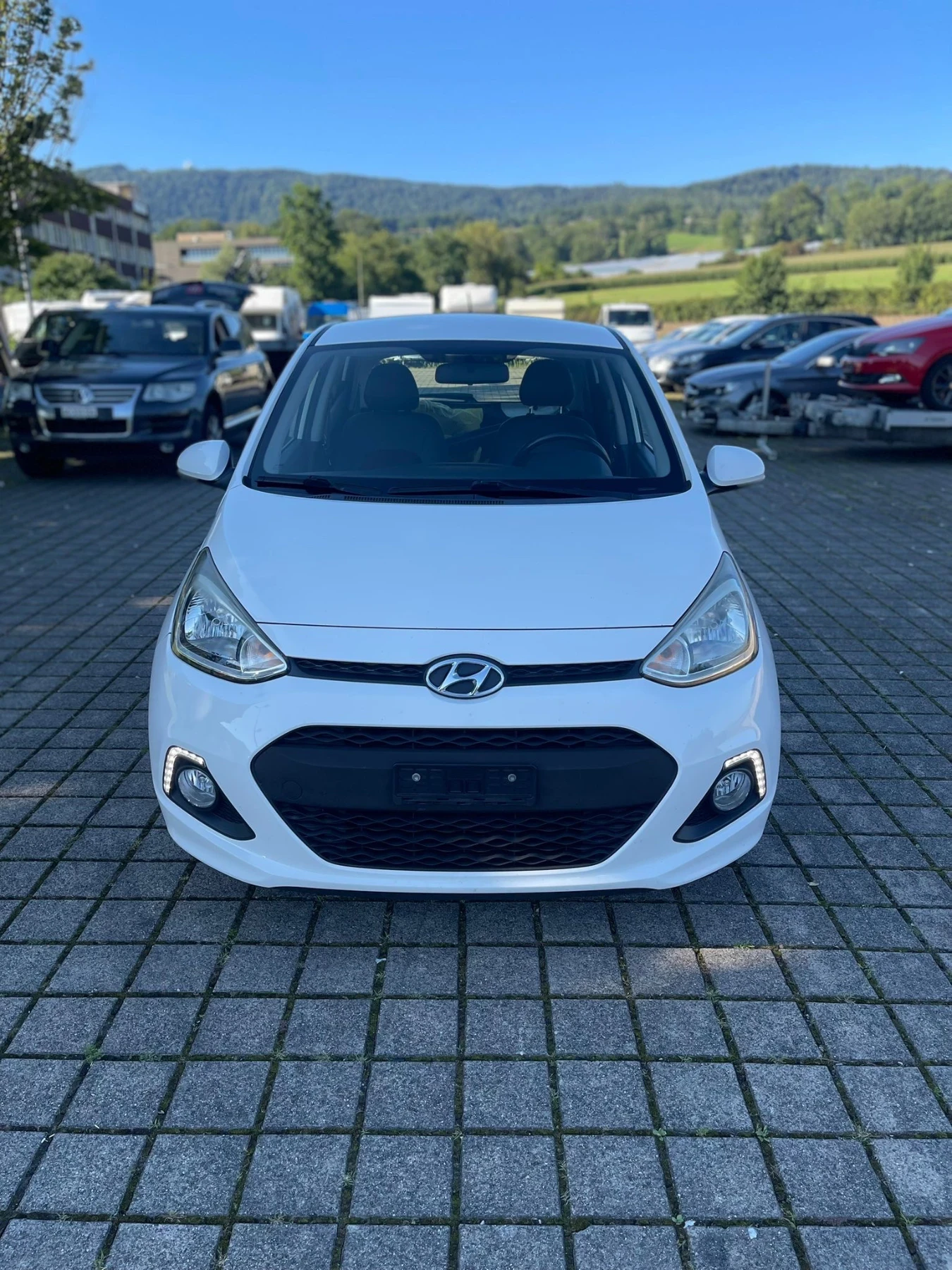 Hyundai I10 1.2i Vertex Швейцария - изображение 2