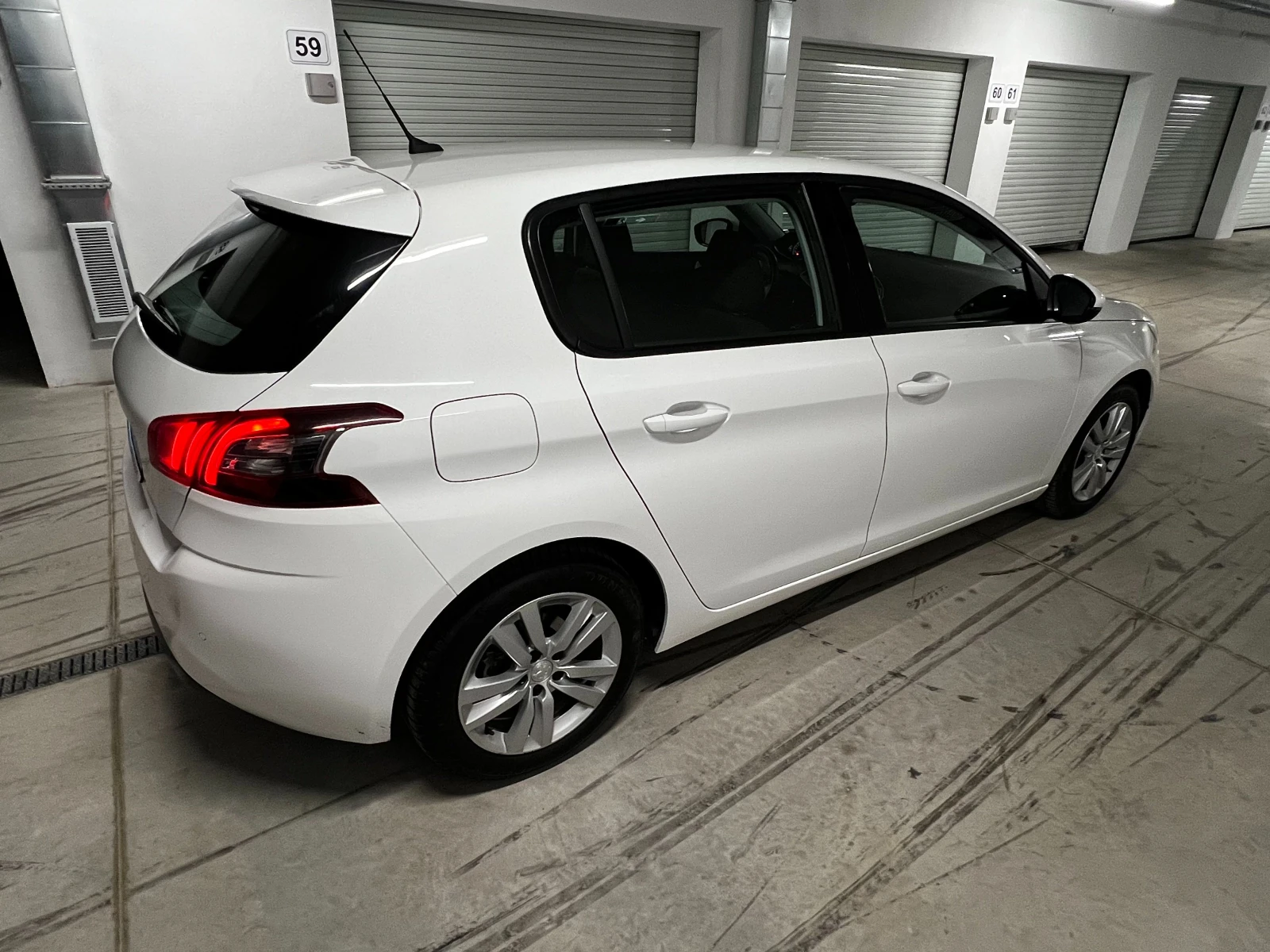 Peugeot 308 1.5HDI* КРУИЗКОНТРОЛ* EURO6* , снимка 5 - Автомобили и джипове - 52078512