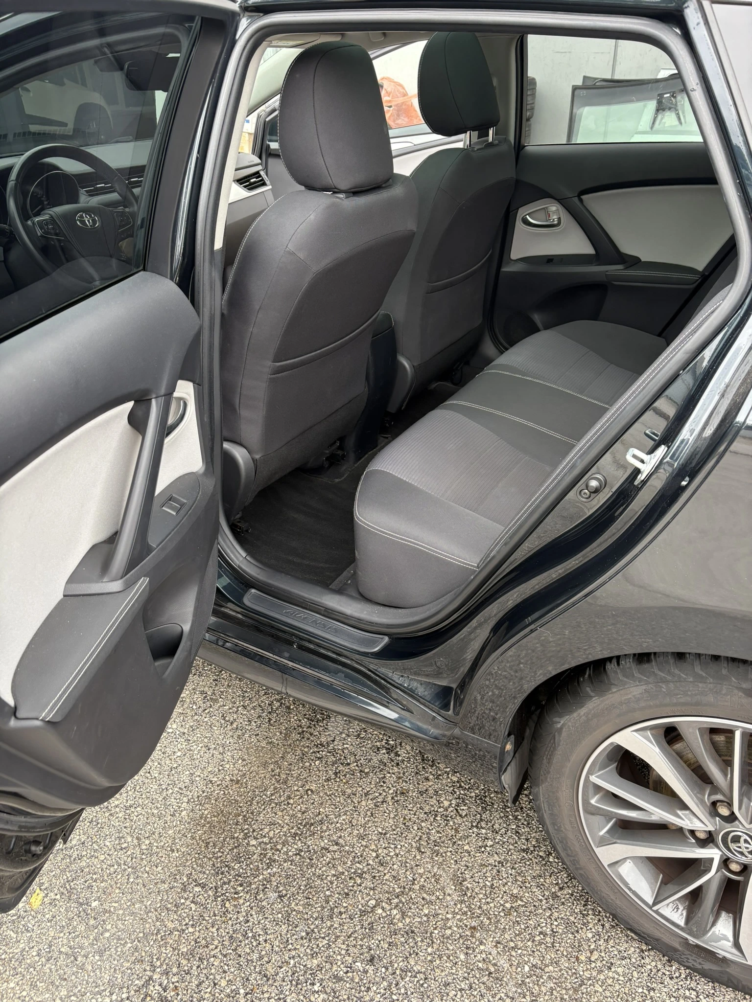 Toyota Avensis 1.8 VVT-i/АВТОМАТ/LED/NAVI/КАМЕРА/ПАНОРАМА/KEYLESS - изображение 7