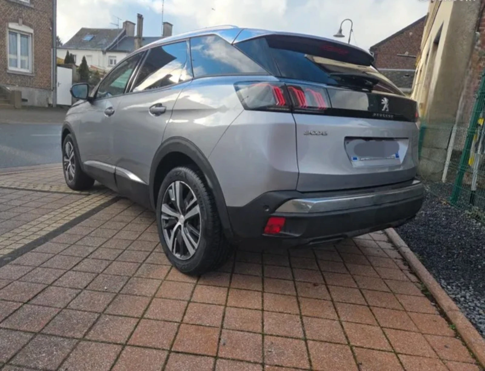 Peugeot 3008 1.5BlueHdi EAT8 ALLURE - изображение 2