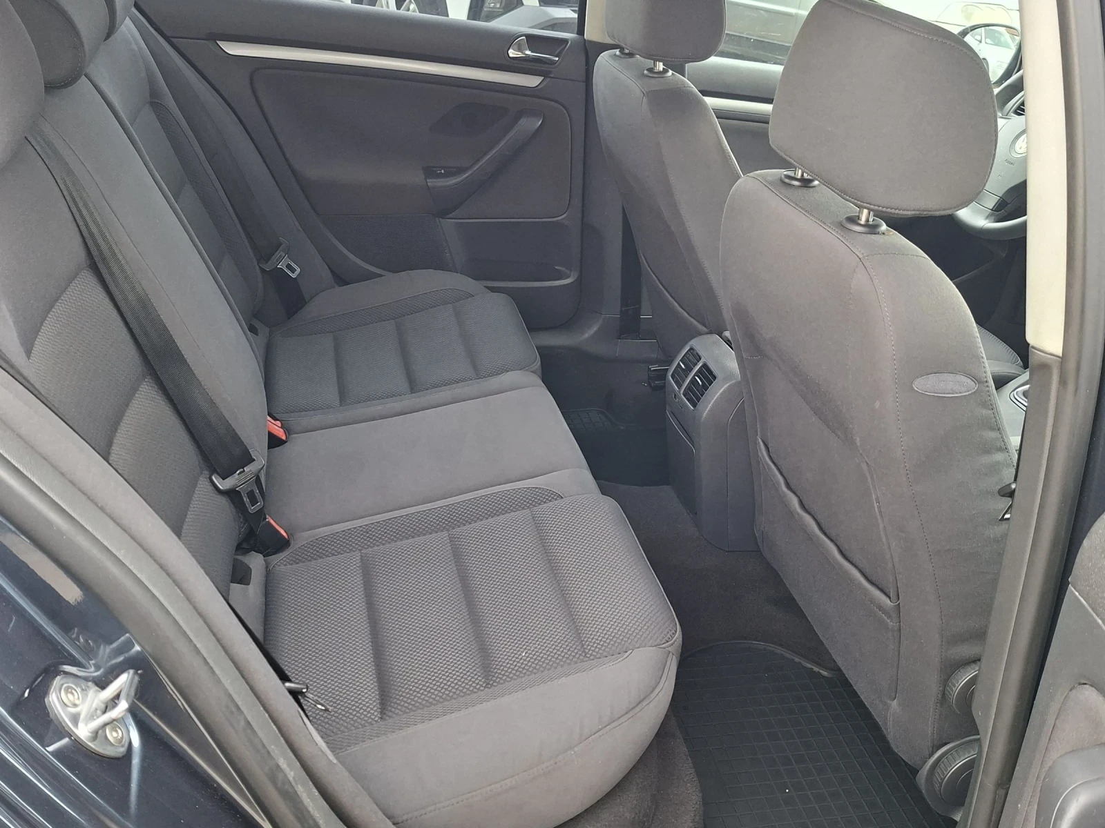 VW Golf 2.0TDi 4motion Sport, снимка 11 - Автомобили и джипове - 53988426