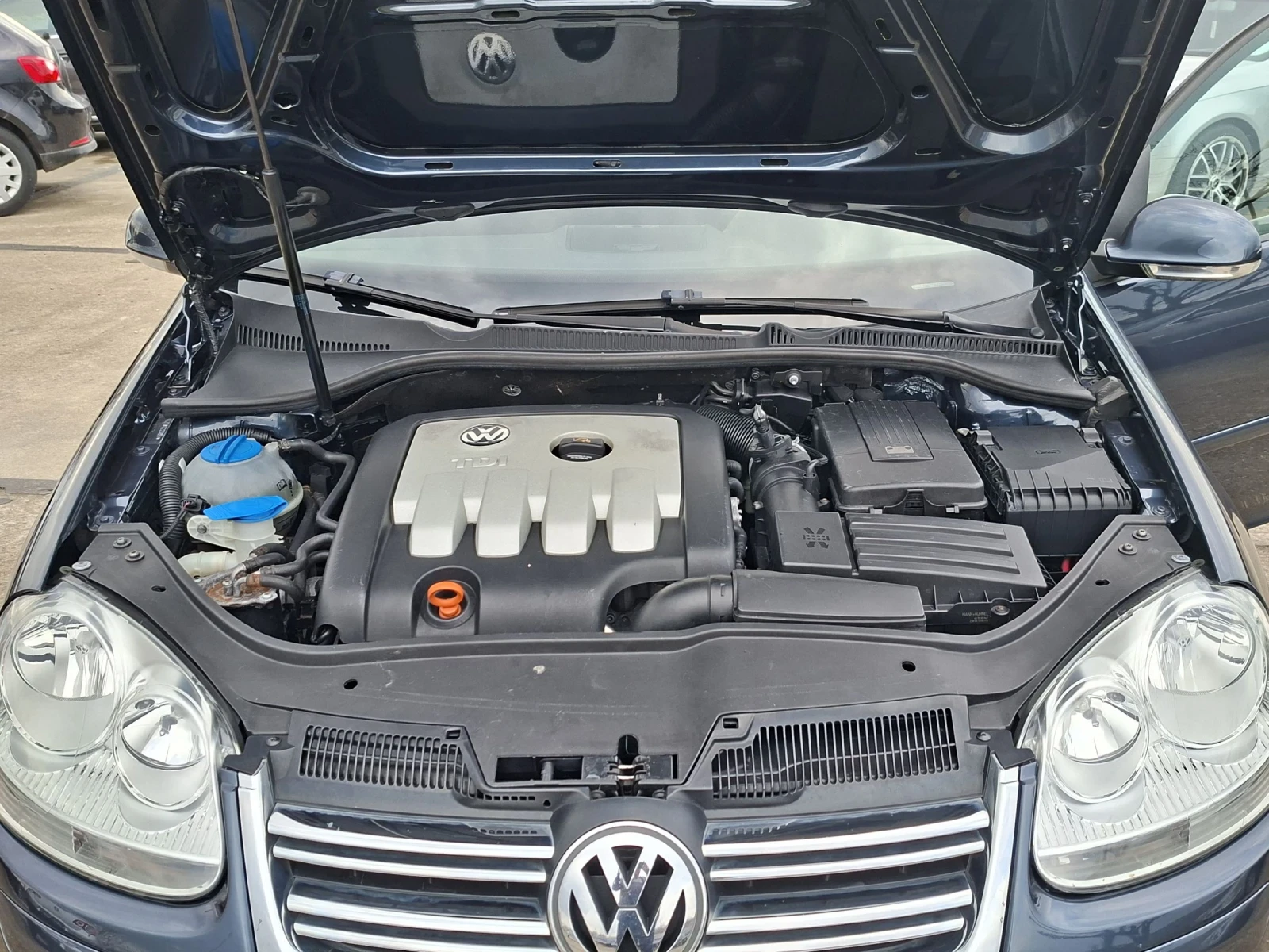 VW Golf 2.0TDi 4motion Sport, снимка 14 - Автомобили и джипове - 53988426