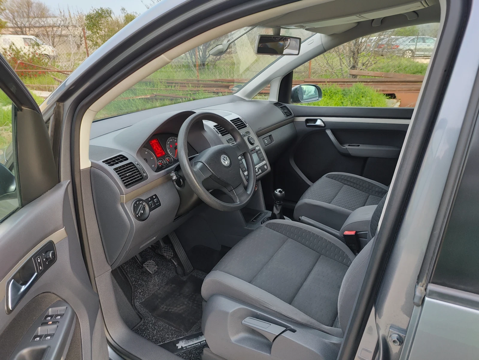 VW Touran 2.0TDI 140�.� 7-������ + ����� ���� | Mobile.bg � ����������� 9