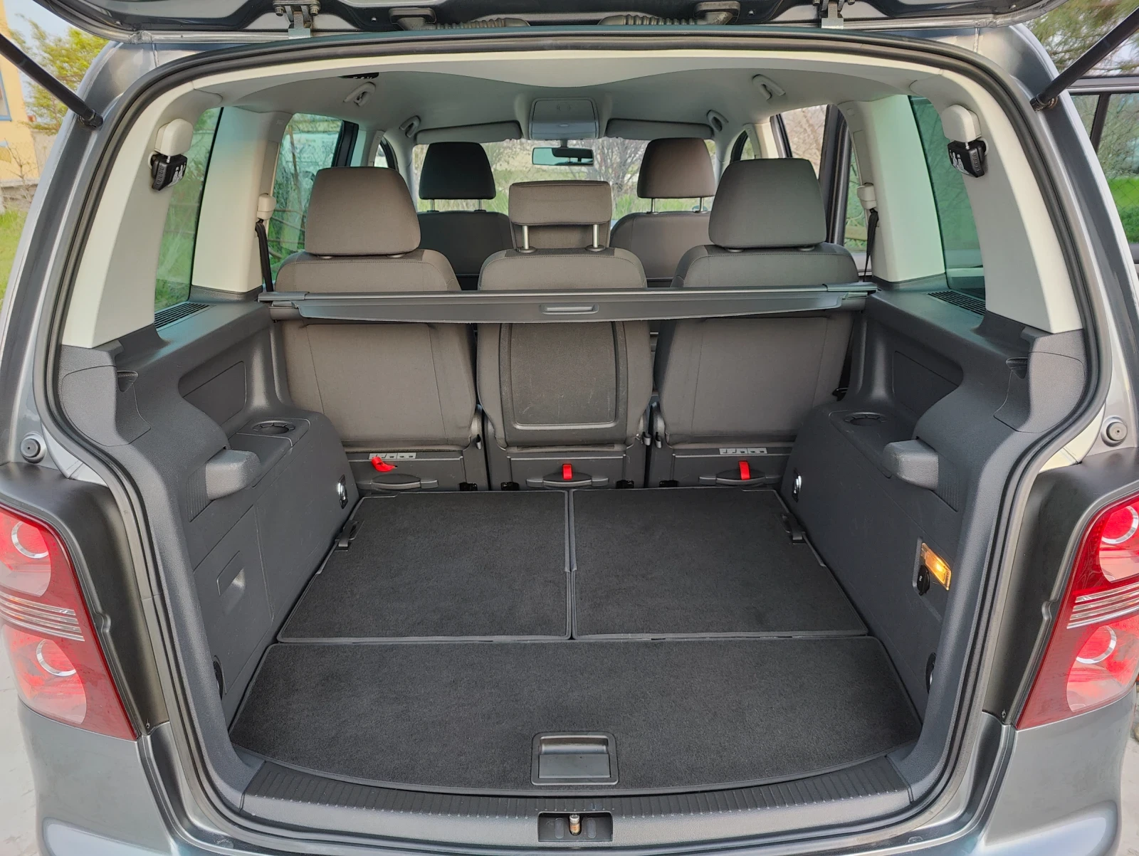 VW Touran 2.0TDI 140�.� 7-������ + ����� ���� | Mobile.bg � ����������� 14