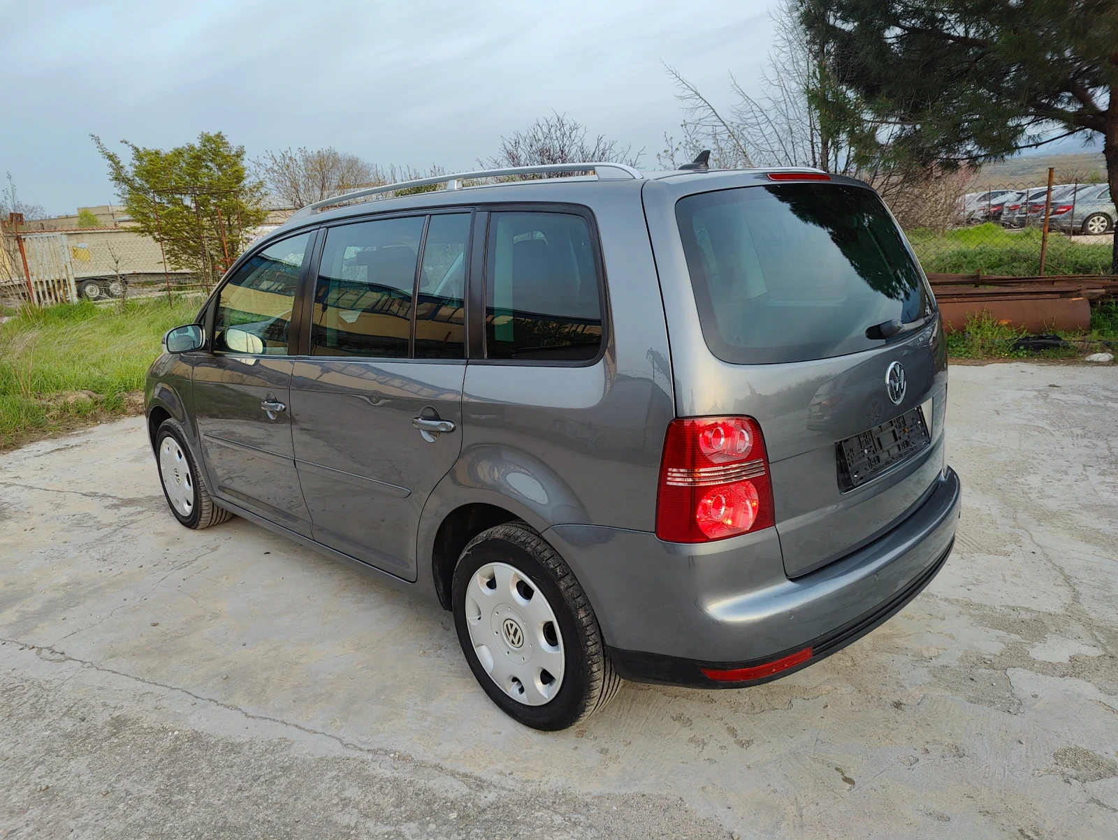 VW Touran 2.0TDI 140�.� 7-������ + ����� ���� | Mobile.bg � ����������� 8
