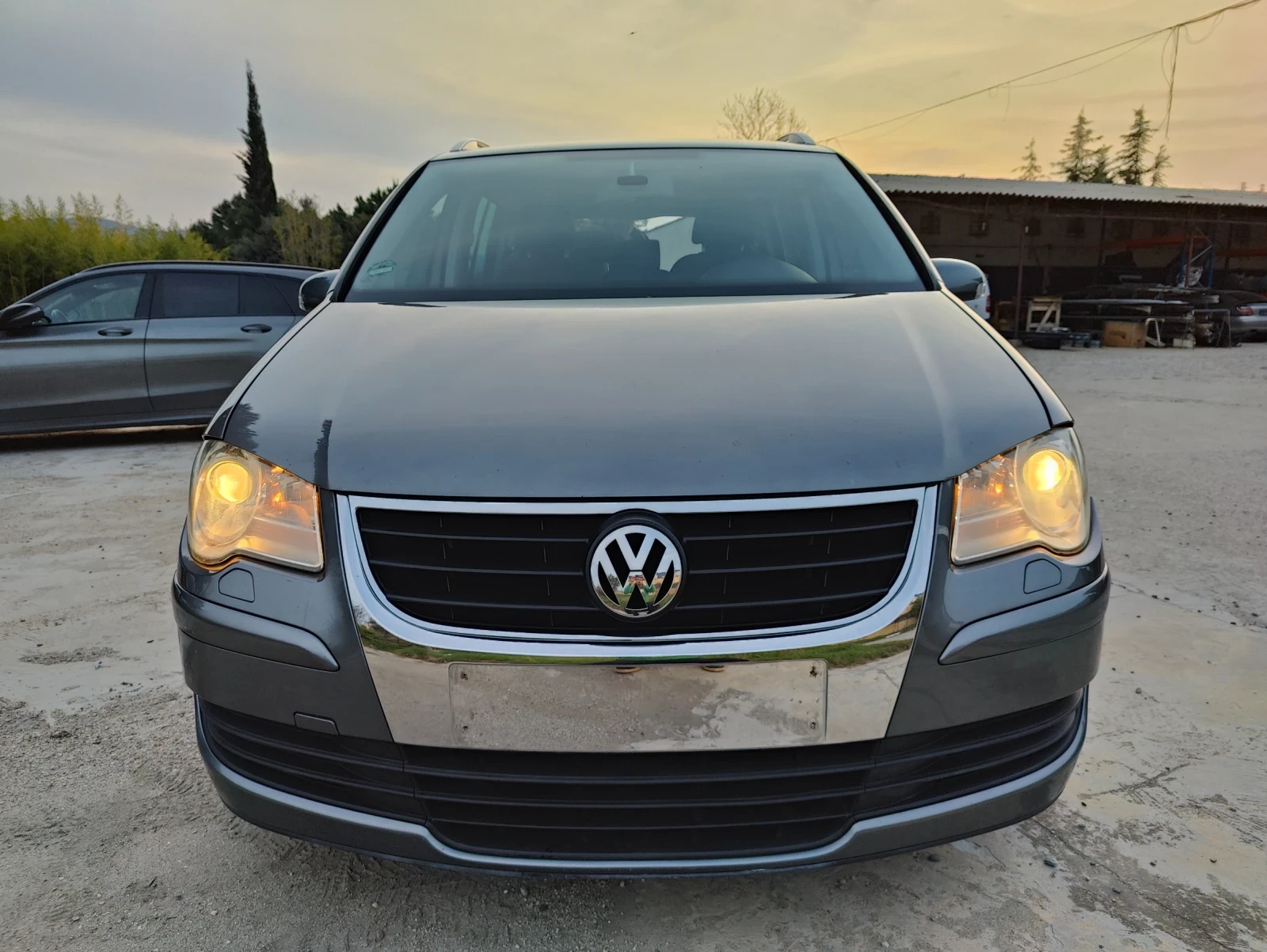 VW Touran 2.0TDI 140�.� 7-������ + ����� ���� | Mobile.bg � ����������� 3