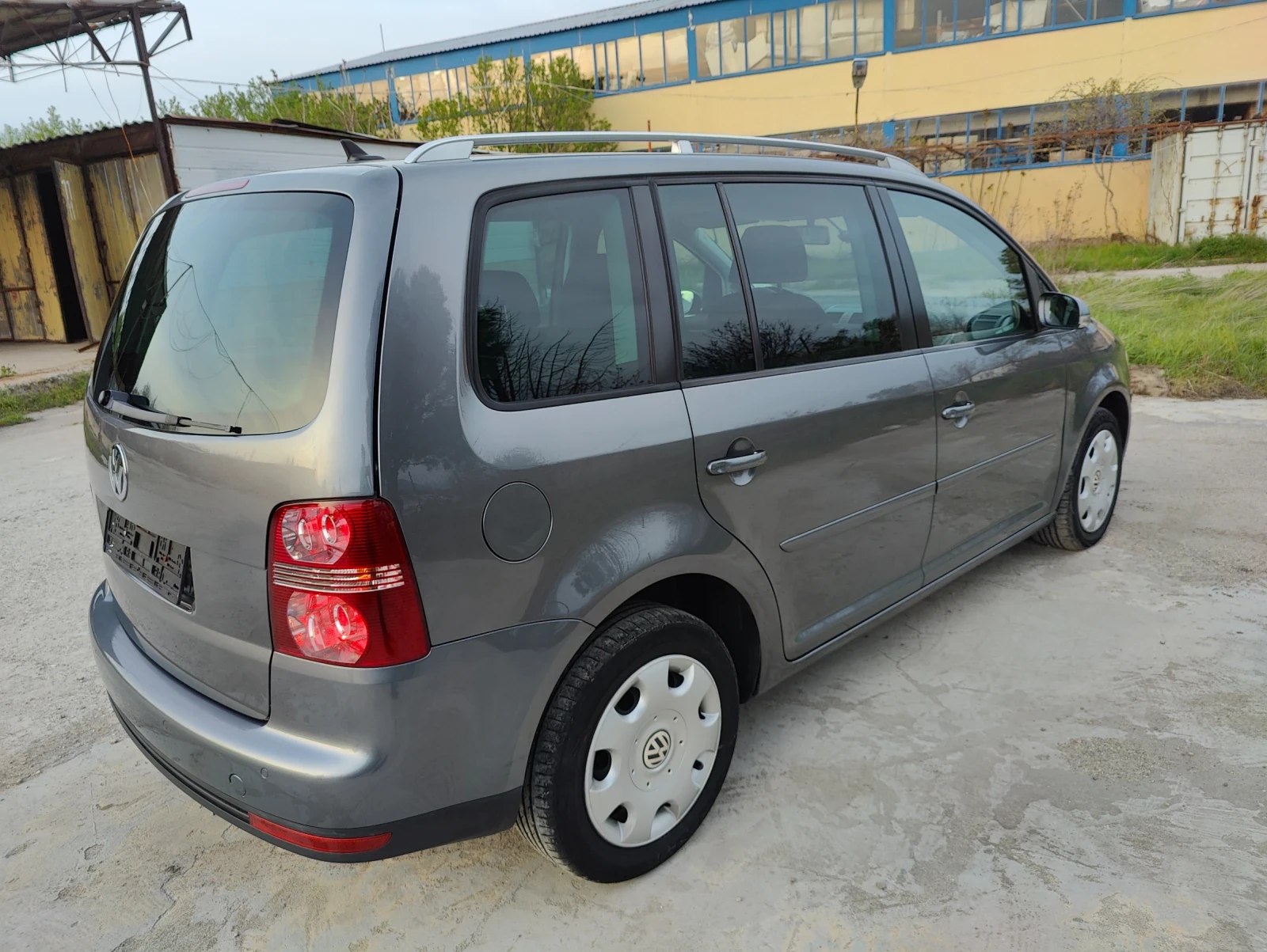 VW Touran 2.0TDI 140�.� 7-������ + ����� ���� | Mobile.bg � ����������� 6