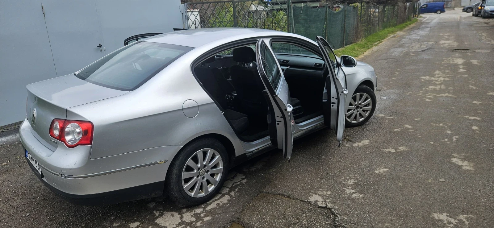 VW Passat 6, снимка 4 - Автомобили и джипове - 54482916