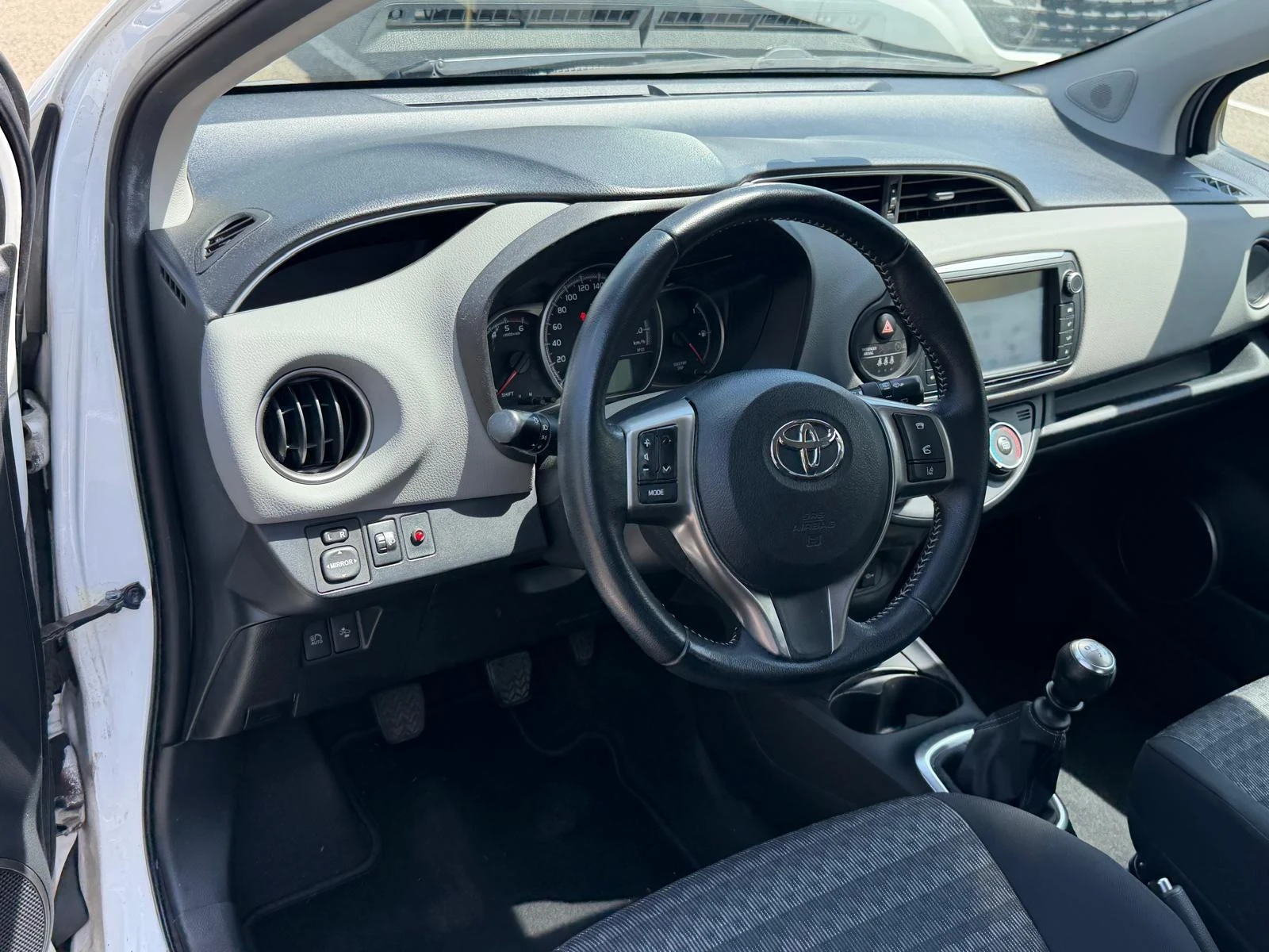 Toyota Yaris 1.4d 140x.km Euro6 FACE LIFT , снимка 6 - Автомобили и джипове - 55280296