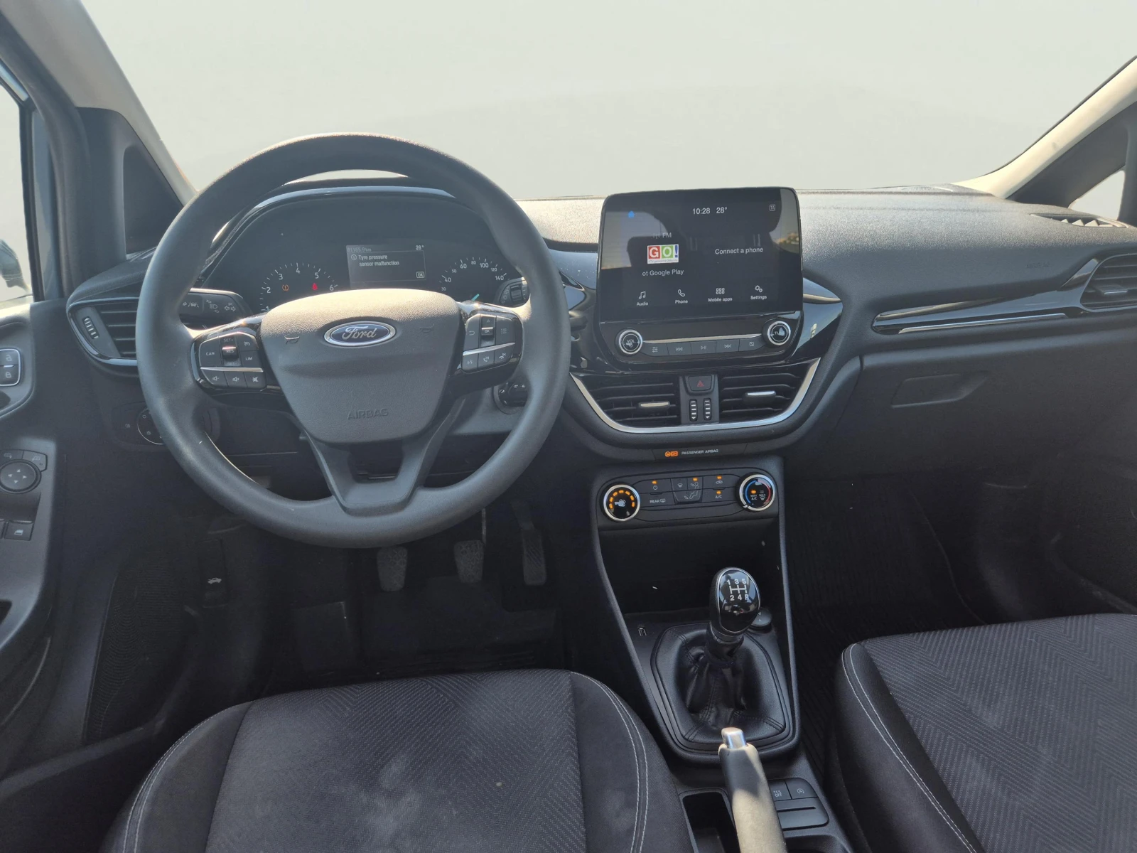 Ford Fiesta 1.1 Duratec, снимка 11 - Автомобили и джипове - 55579719