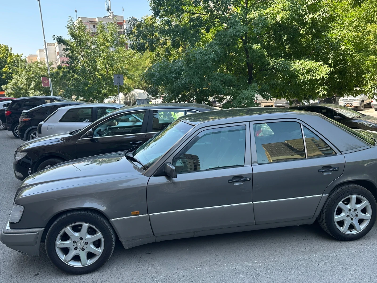 Mercedes-Benz 124 200E, снимка 2 - Автомобили и джипове - 55586336