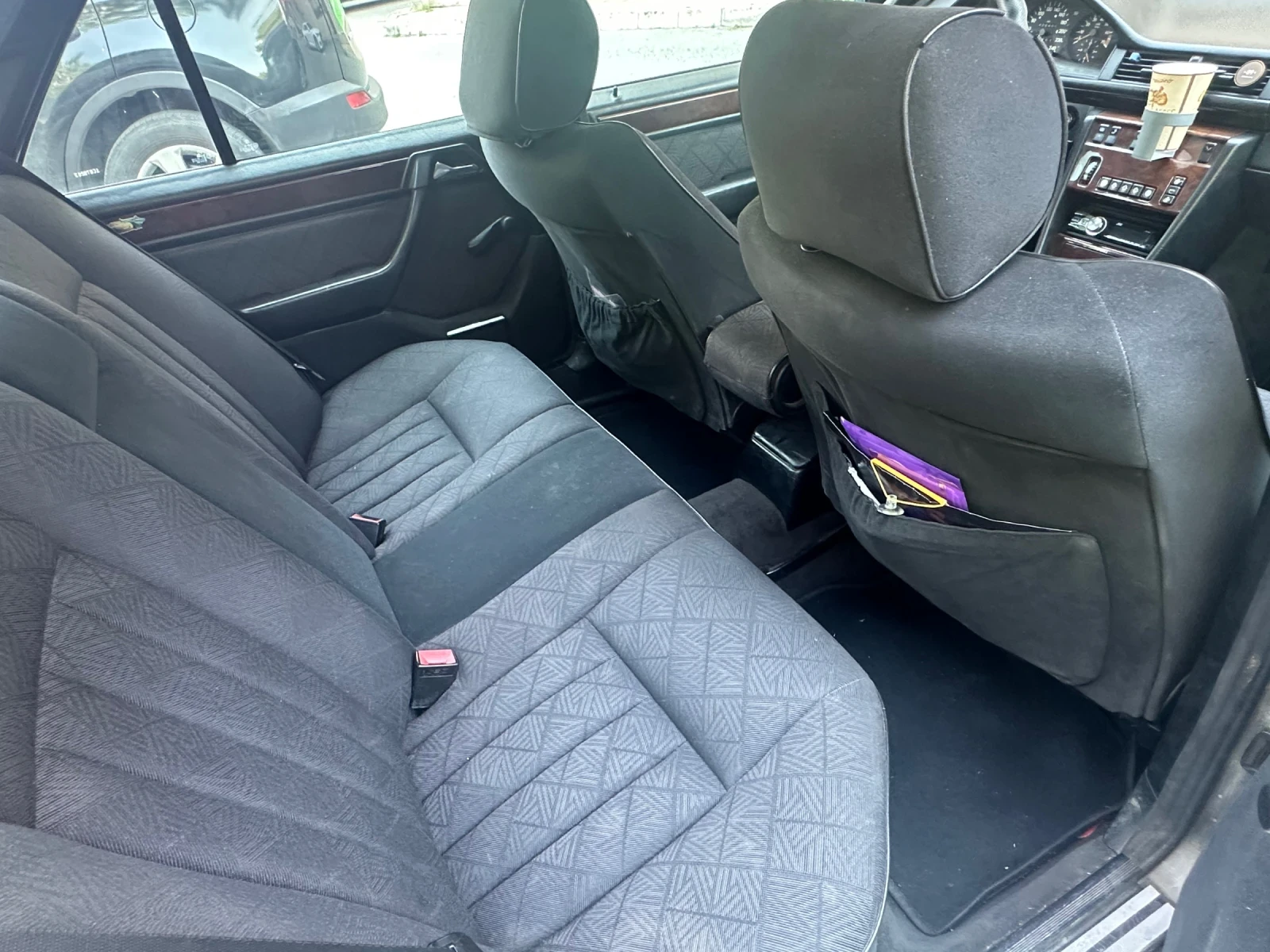 Mercedes-Benz 124 200E, снимка 6 - Автомобили и джипове - 55586336