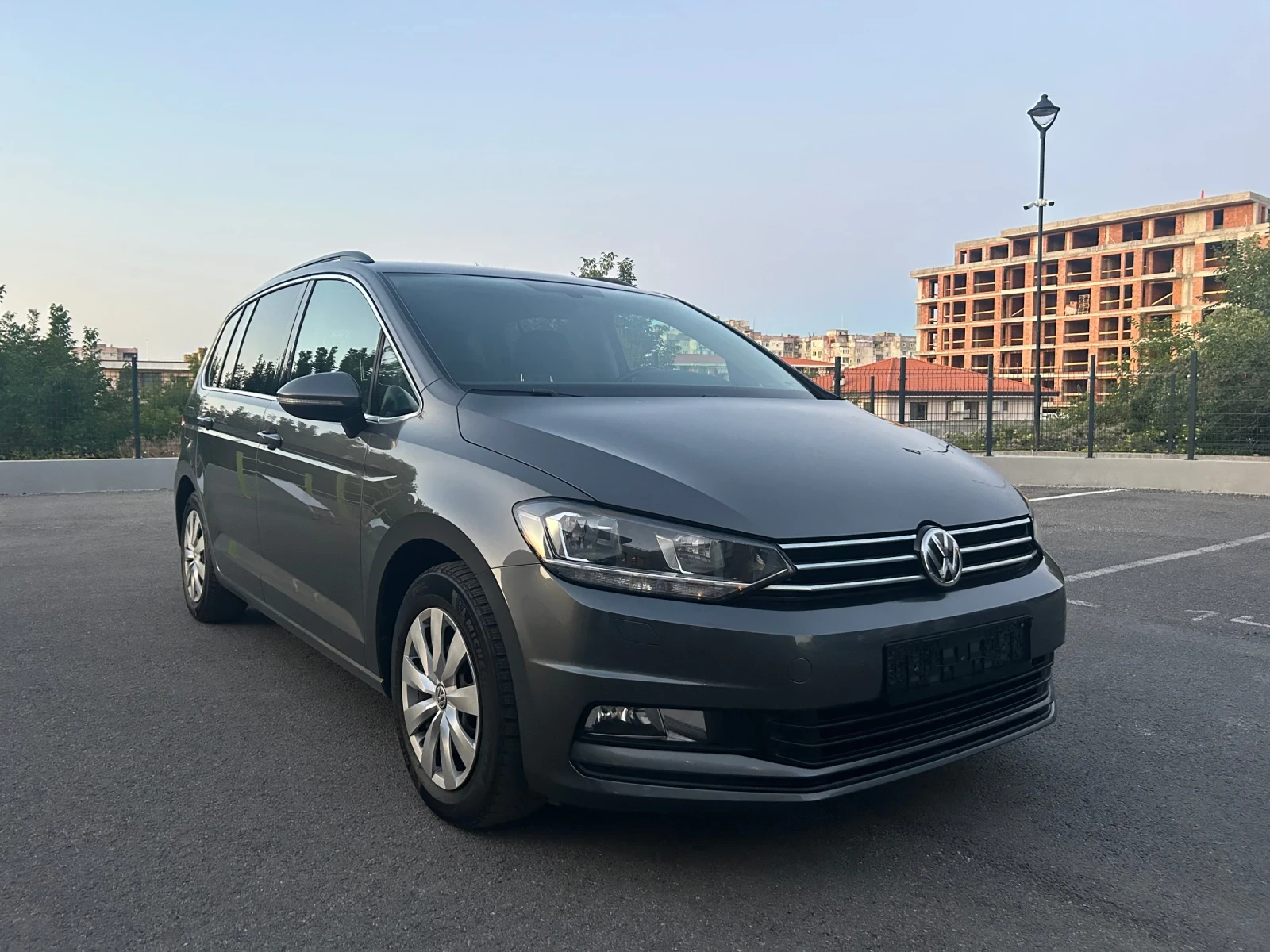 VW Touran 2.0/TDI/7 места, снимка 2 - Автомобили и джипове - 55683790