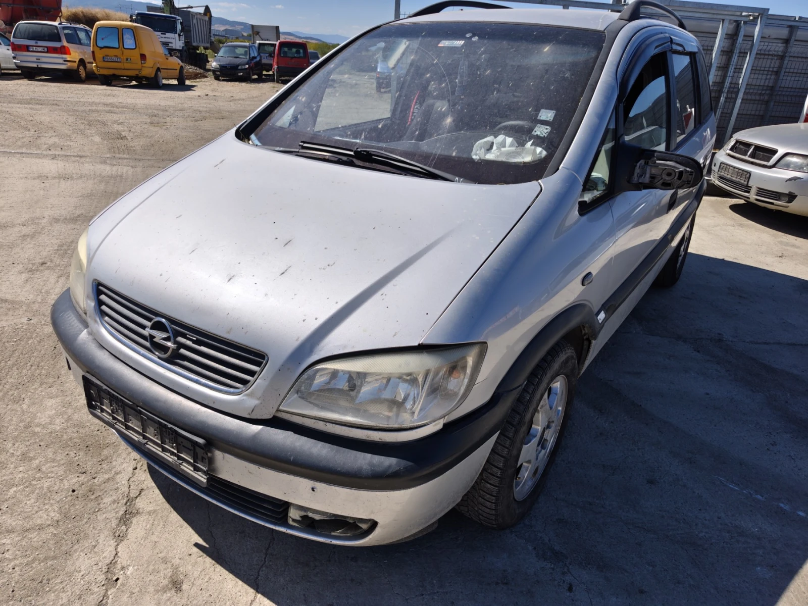 Opel Zafira 2.2DTI, снимка 2 - Автомобили и джипове - 56116553
