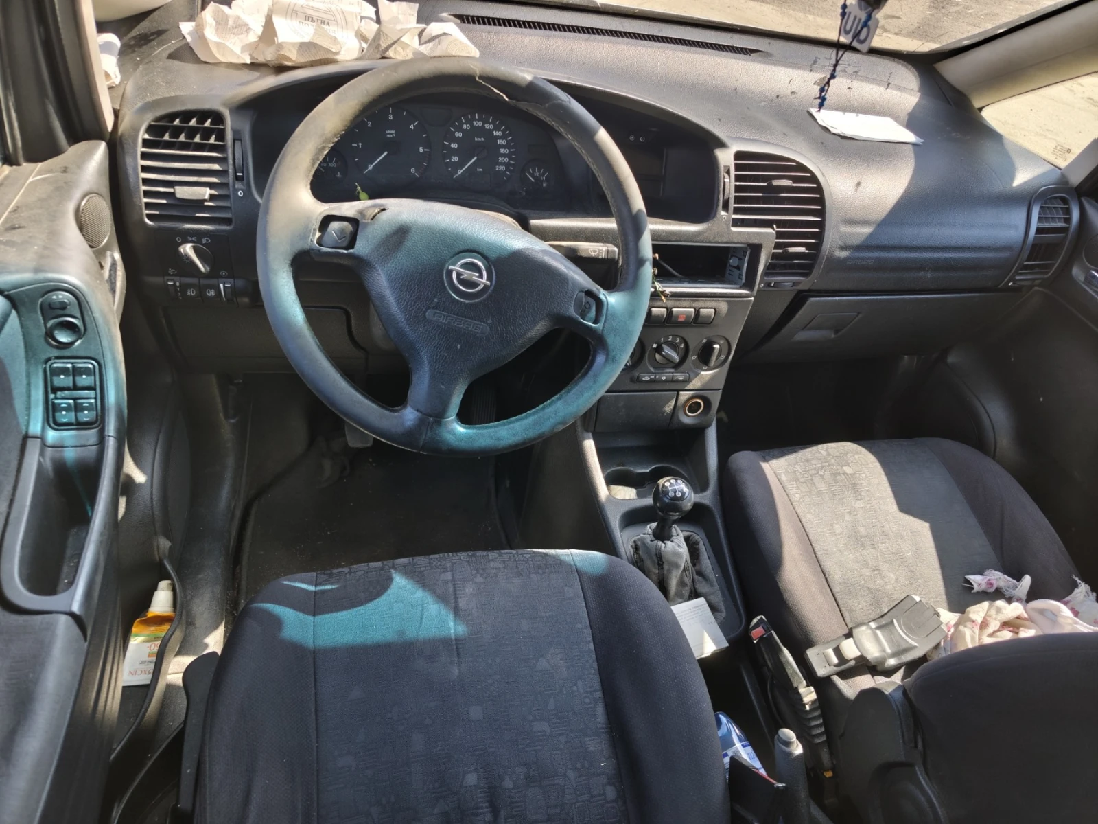Opel Zafira 2.2DTI, снимка 5 - Автомобили и джипове - 56116553