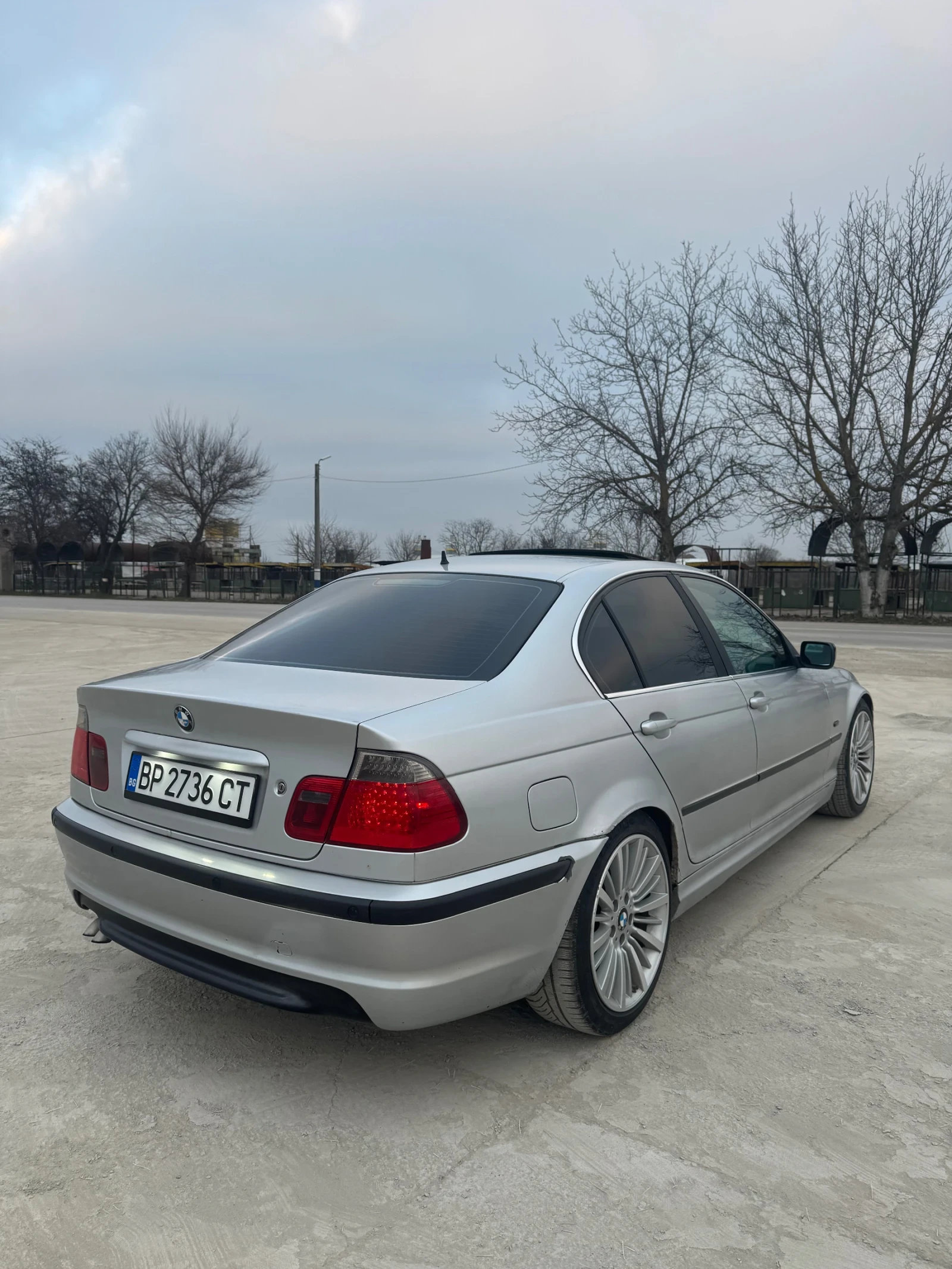 BMW 330, снимка 3 - Автомобили и джипове - 56136172