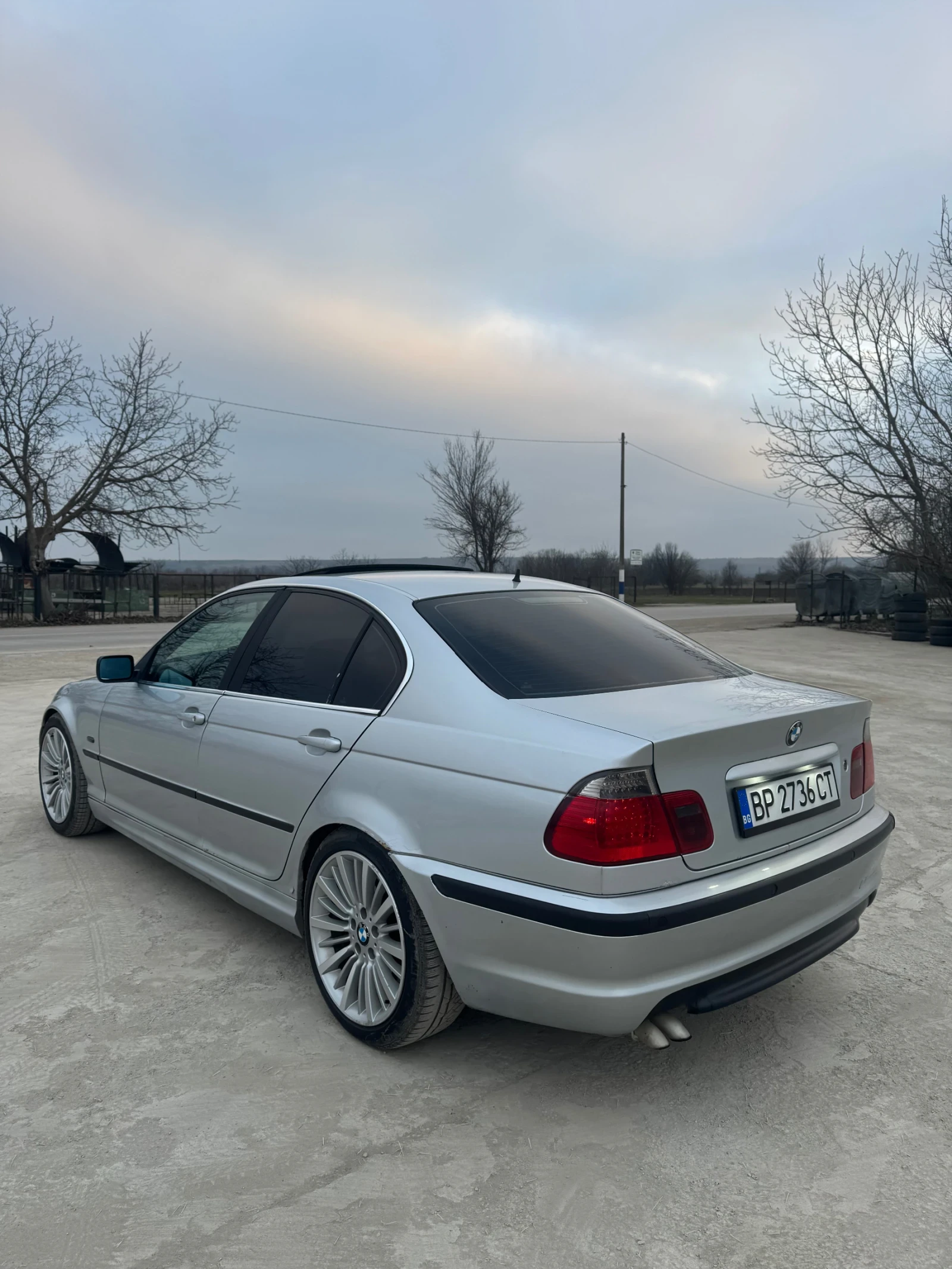 BMW 330, снимка 2 - Автомобили и джипове - 56136172
