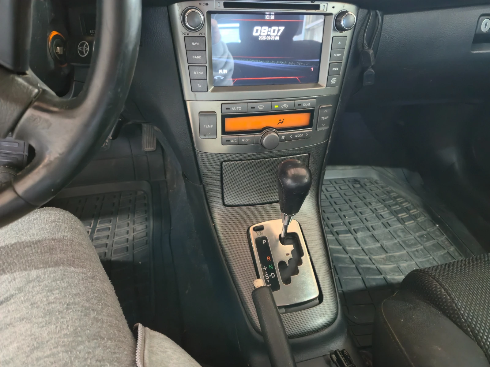 Toyota Avensis, снимка 5 - Автомобили и джипове - 56252341