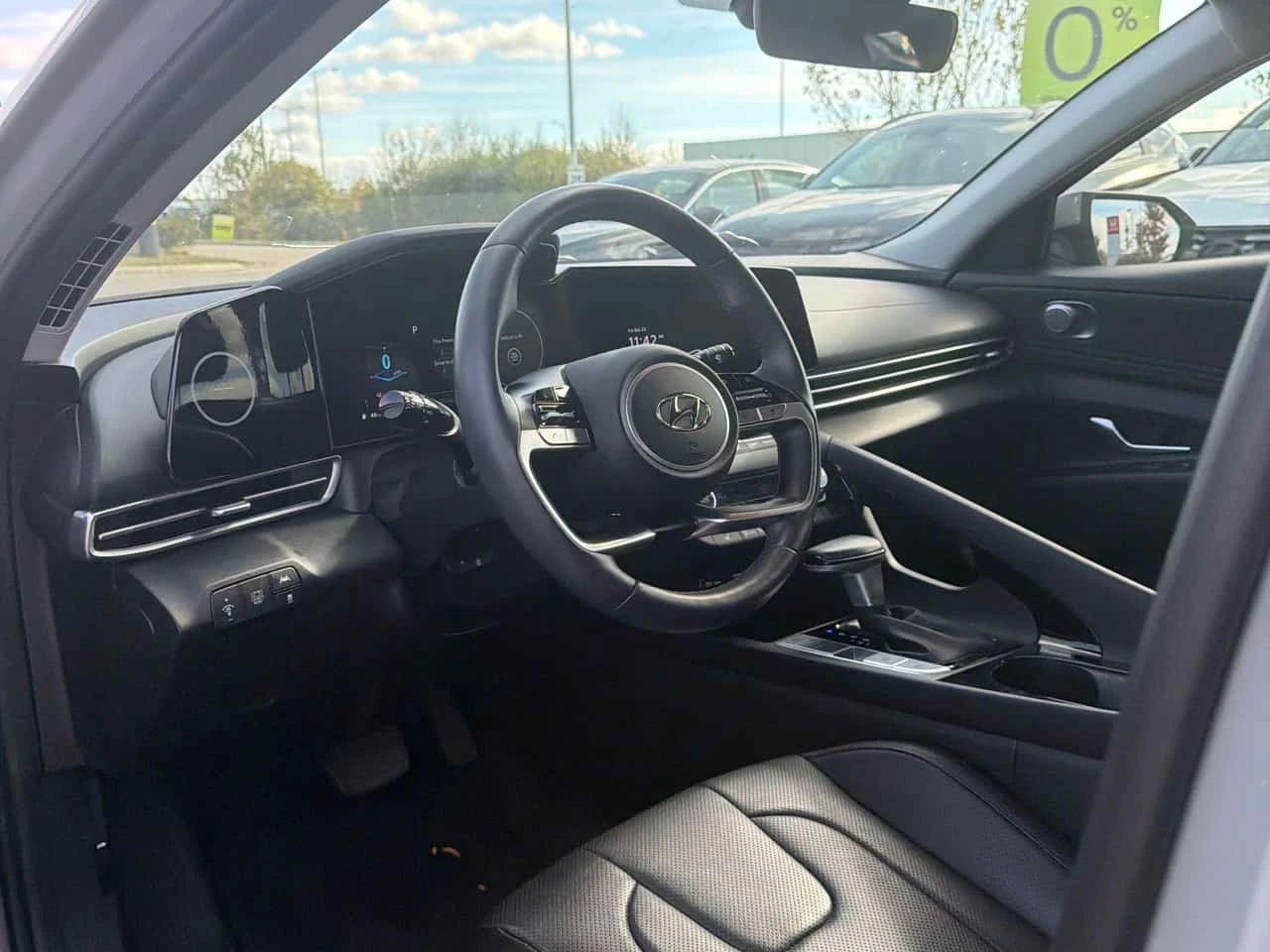Hyundai Elantra Luxury | CARFAX | ����� �� ����������� | Mobile.bg � ����������� 7