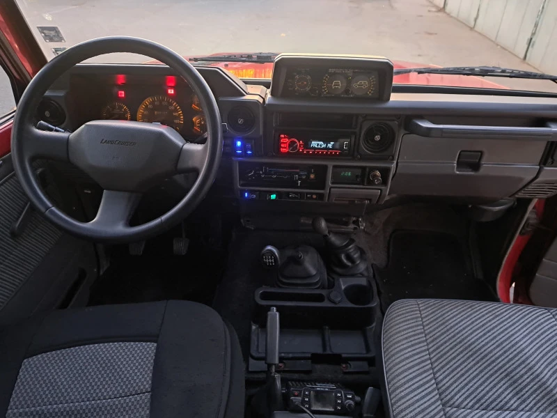 Toyota Land cruiser, снимка 13 - Автомобили и джипове - 47241897