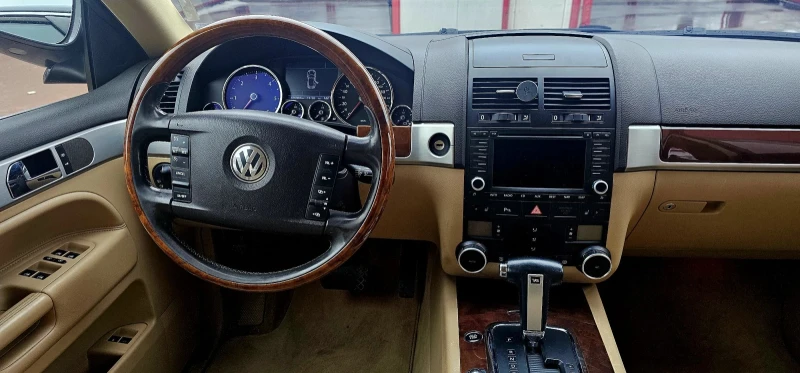 VW Touareg 3.0d * * * KEYLESS * * * , снимка 10 - Автомобили и джипове - 49166285