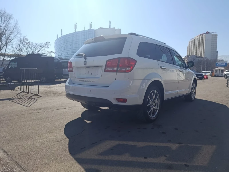 Fiat Freemont, снимка 6 - Автомобили и джипове - 49373855