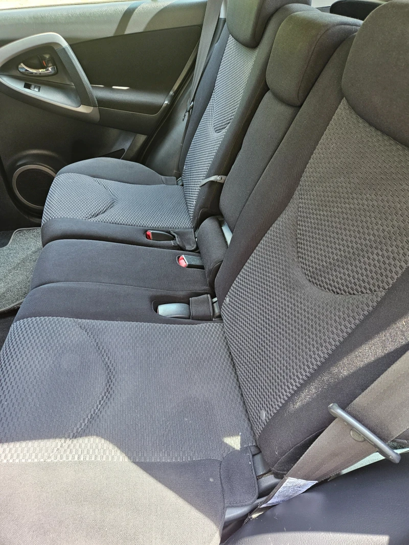 Toyota Rav4, снимка 8 - Автомобили и джипове - 52131501