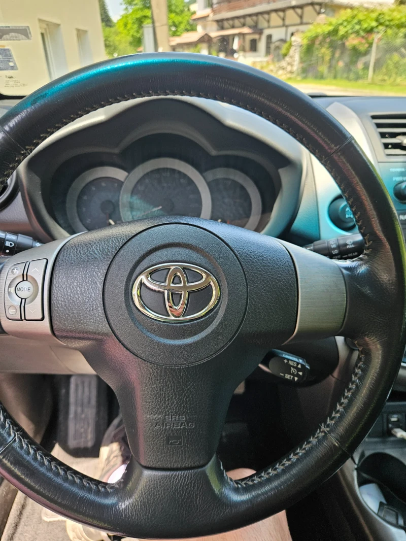 Toyota Rav4, снимка 12 - Автомобили и джипове - 52131501
