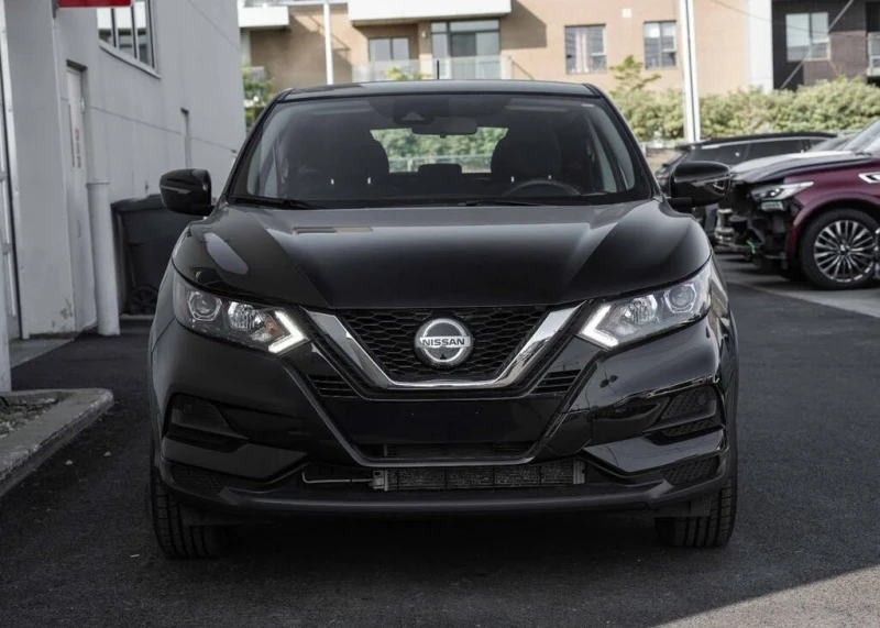 Nissan Qashqai ПОДГРЕВ* КАМЕРА* МЪРТВА ТОЧКА* ТЕМПОМАТ* , снимка 2 - Автомобили и джипове - 52312018