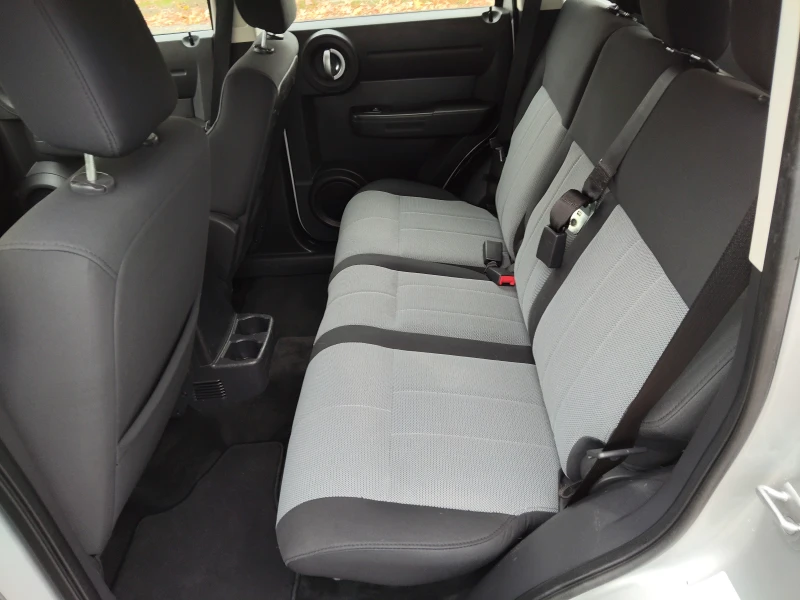 Dodge Nitro 2, 8d 177ps 4x4 AUTOMATIC, снимка 8 - Автомобили и джипове - 52330968